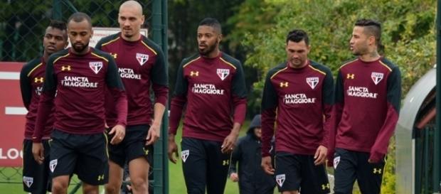 Atletas do tricolor durante treinamento no CT da Barra Funda (Foto: Reprodução/SPFC.net) Atletas do tricolor durante treinamento no CT da Barra Funda (Foto: Reprodução/SPFC.net)