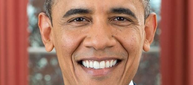 Il Presidente Obama appoggia Hillary Clinton Il Presidente Obama appoggia Hillary Clinton