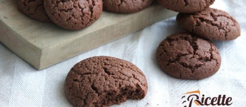 Biscotti al cioccolato fondente senza burro | Ricette della Nonna - ricettedellanonna.net