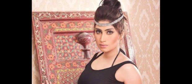 Mort de Qandeel Baloch : victime d'un "crime d'honneur", la jeune femme a été tuée par son frère Mort de Qandeel Baloch : victime d'un "crime d'honneur", la jeune femme a été tuée par son frère