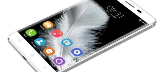 Oukitel K6000 un des smartphones du chinois Oukitel. Oukitel K6000 un des smartphones du chinois Oukitel.