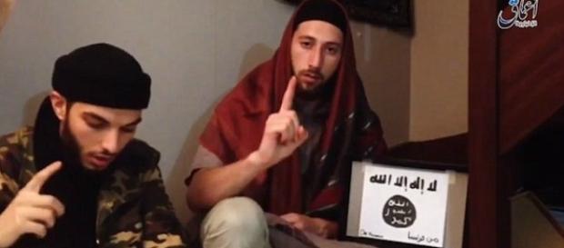 Sulla sinistra Adel Kermiche già radicalizzato. Sulla sinistra Adel Kermiche già radicalizzato.