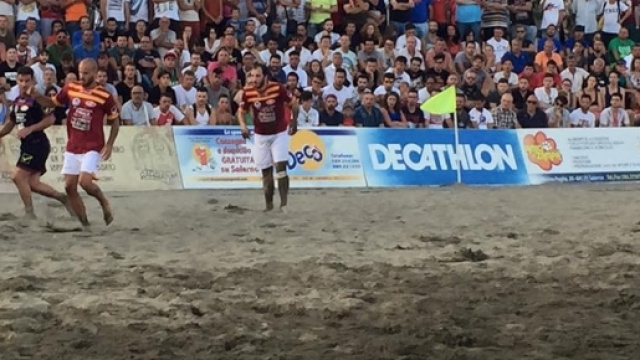 Una fase della finalissima tra Cooperativa S. Matteo e Avino Infissi