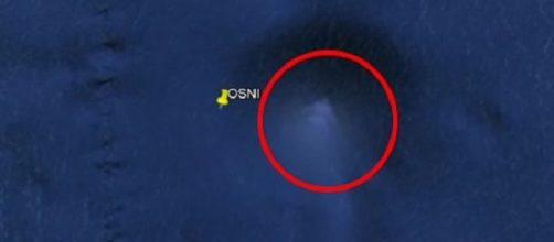 Ufo: nel fondo dell'Oceano Pacifico piramide gigante opera di alieni?