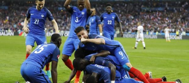 Francia goleó a Islandia en el Stade de France y aguarda por Alemania en las semifinales de la Euro Francia goleó a Islandia en el Stade de France y aguarda por Alemania en las semifinales de la Euro