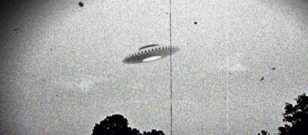 Radar militari avrebbero intercettato UFO Radar militari avrebbero intercettato UFO