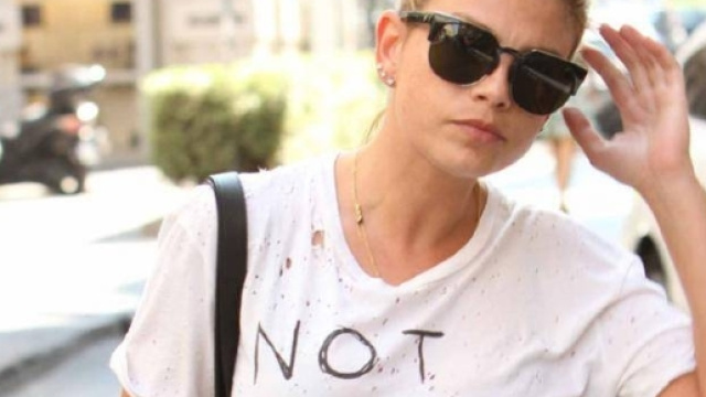 Emma Marrone bikini bollente sui social