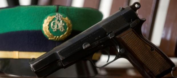 A arma que deveria proteger acaba por matar A arma que deveria proteger acaba por matar