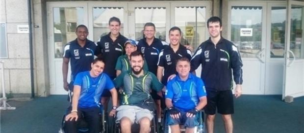 José Ricardo Rizzone (centro) com a equipe de tênis de mesa paraolímpica José Ricardo Rizzone (centro) com a equipe de tênis de mesa paraolímpica