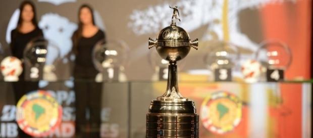 Taça da Copa Libertadores (Foto: Planeta Bola) Taça da Copa Libertadores (Foto: Planeta Bola)