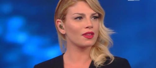 Emma Marrone criticata aspramente dalla blogger Selvaggia Lucarelli