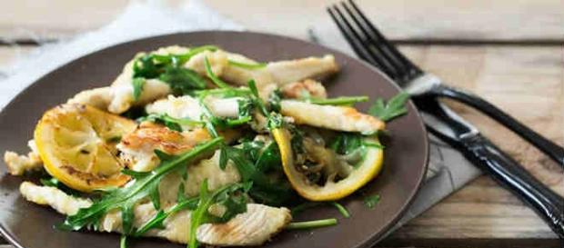 Ricetta degli straccetti di pollo con rucola e limone Ricetta degli straccetti di pollo con rucola e limone