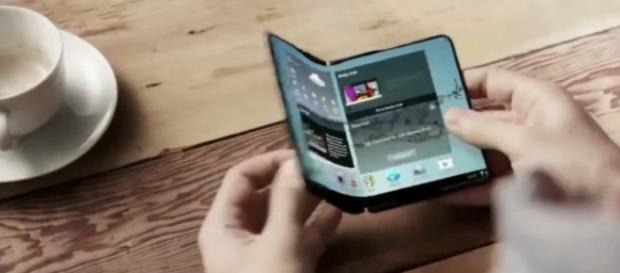 Samsung Galaxy S8 Concept May Feature Foldable, Dual Screens - galaxys8info.com Samsung Galaxy S8 Concept May Feature Foldable, Dual Screens - galaxys8info.com