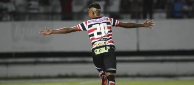 Santa está em crise no Brasileirão Santa está em crise no Brasileirão