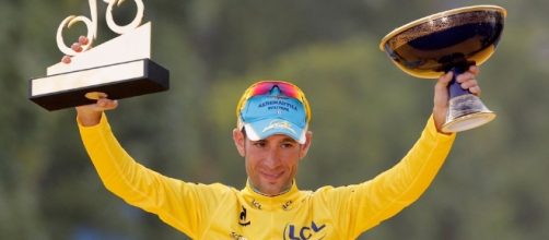 Vincenzo Nibali due anni fa in maglia gialla