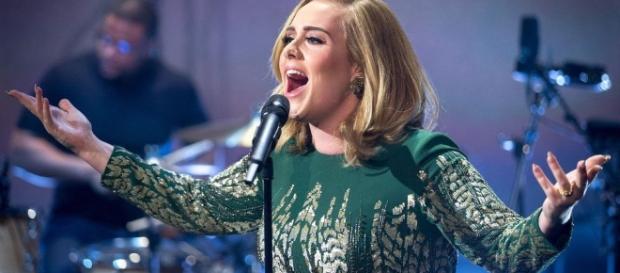 Adele se apresentará no Brasil em abril de 2017 Adele se apresentará no Brasil em abril de 2017
