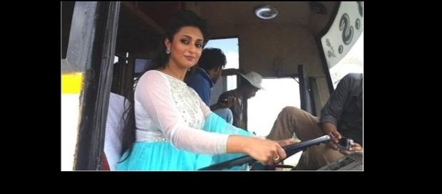 Divyanka Tripathi's character to try and commit suicide (Image source: YouTube) Divyanka Tripathi's character to try and commit suicide (Image source: YouTube)