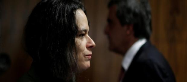 Janaína Paschoal expõe farsa da defesa de Dilma Janaína Paschoal expõe farsa da defesa de Dilma