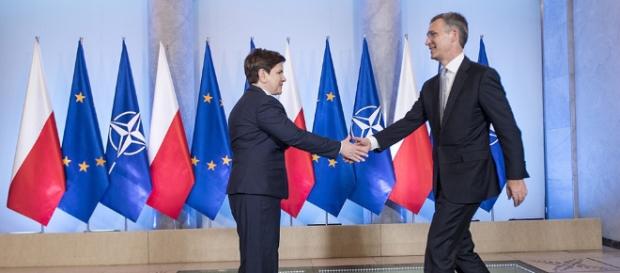 Premier Szydło wita sekretarza generalnego NATO Premier Szydło wita sekretarza generalnego NATO