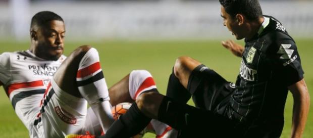 São Paulo perde em casa e decepciona sua torcida São Paulo perde em casa e decepciona sua torcida