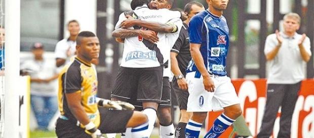 Vasco 3x1 Quissamã, Carioca de 2013: um dos alvos da "Game Over" (Foto: Alexandre Brum / Agência O Dia) Vasco 3x1 Quissamã, Carioca de 2013: um dos alvos da "Game Over" (Foto: Alexandre Brum / Agência O Dia)