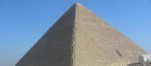 Grande Piramide Cheope, leggera asimmetria di 14 cm. - libero.it