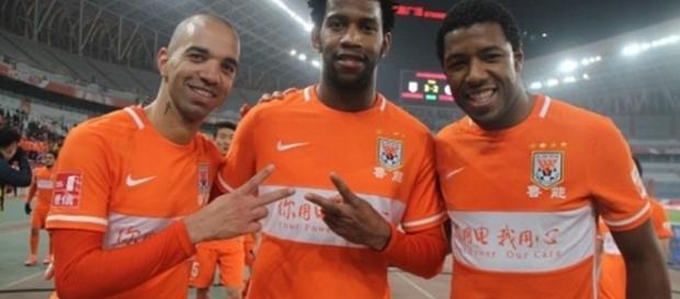 Corinthians sonda situação de Gil e Diego Tardelli na China Corinthians sonda situação de Gil e Diego Tardelli na China