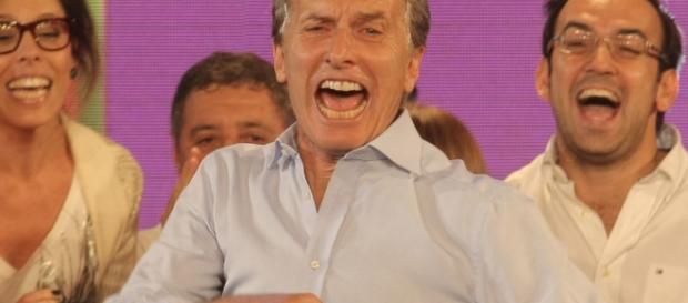 Macri ignora fallos que frenan tarifazos y sigue el baile contra asalariados Macri ignora fallos que frenan tarifazos y sigue el baile contra asalariados