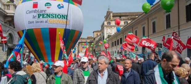Pensionati protestano dopo la riforma Fornero. Pensionati protestano dopo la riforma Fornero.