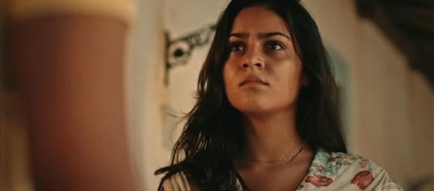 Sem entender, Olivia é atacada pela mãe Sem entender, Olivia é atacada pela mãe
