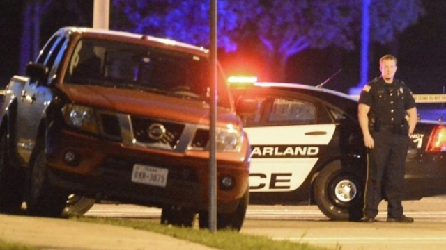 Dallas, cecchini sparano sugli agenti