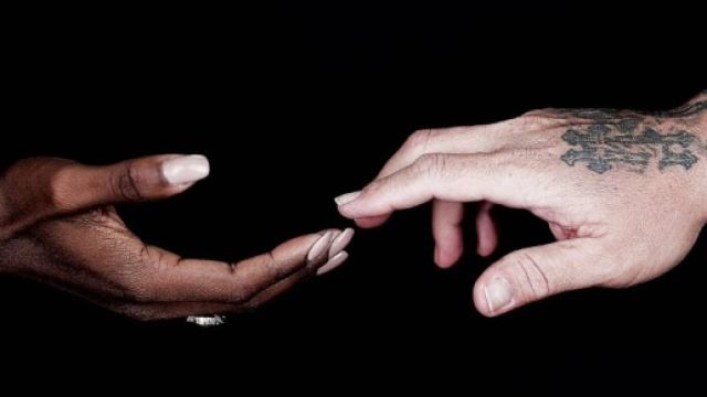 Hands - A Song for Orlando: tanti gli artisti presenti.