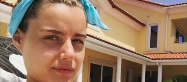 A actriz da TVI partilhou fotografia desinibida em topless A actriz da TVI partilhou fotografia desinibida em topless