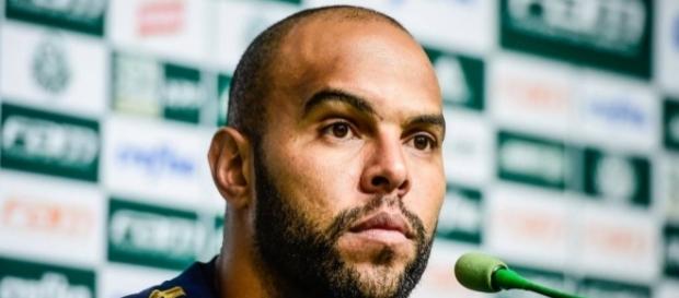 Alecsandro, atacante do Palmeiras. Alecsandro, atacante do Palmeiras.