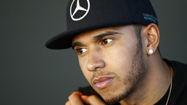 Hamilton comanda la classifica mondiale con 19 punti di vantaggio su Rosberg.