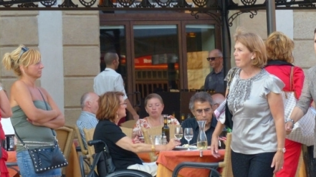 Le proteste di un cliente contro i disabili