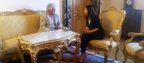 Beppe Grillo con la sindaca di Roma, Virginia Raggi