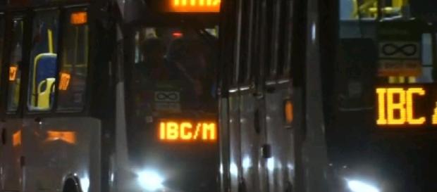 Incident GRAV la Rio: Autobuzul cu jurnalişti şi oficiali a fost ATACAT Incident GRAV la Rio: Autobuzul cu jurnalişti şi oficiali a fost ATACAT