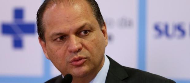 Para Ministro da Saúde, os homens não cuidam da saúde pois trabalham muito. Para Ministro da Saúde, os homens não cuidam da saúde pois trabalham muito.