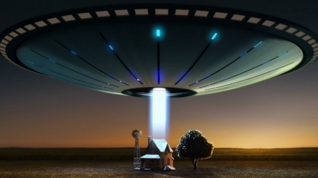 Gli ufo sono abitudinari: si fanno vedere soprattutto il venerdì.