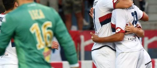 L'abbraccio della vittoria rossoblu contro il Bastia