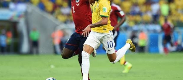 Brasil finalmente faz gols, levantando a torcida no estádio Brasil finalmente faz gols, levantando a torcida no estádio