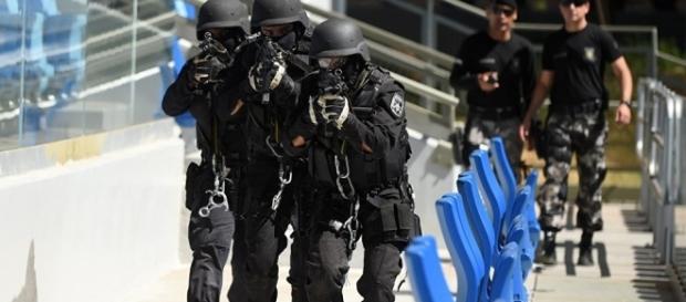 Polícia e exército atuam no Rio 2016, porém imprensa estrangeira diz não é suficiente Polícia e exército atuam no Rio 2016, porém imprensa estrangeira diz não é suficiente