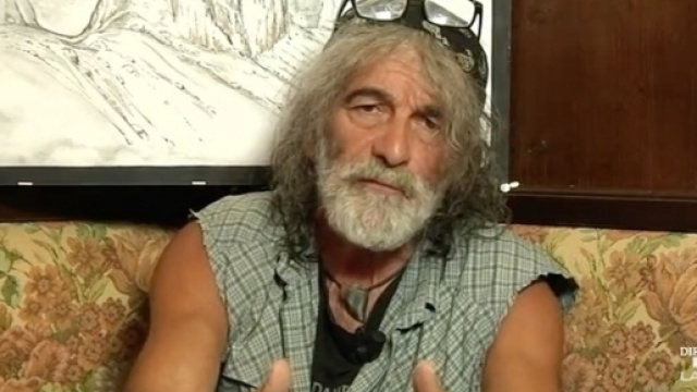 Lo scrittore e alpinista Mauro Corona