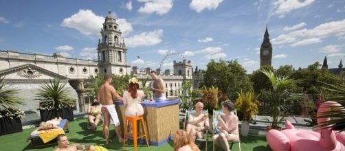 Apre a Londra la prima terrazza per nudisti