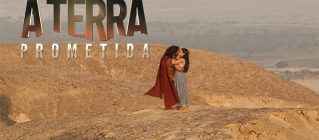 Josué e Aruna se beijam pela primeira vez no deserto Josué e Aruna se beijam pela primeira vez no deserto