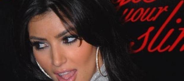 Kim Kardashian weight loss from tummy tuck? Source: Wikimedia user Luke Ford Kim Kardashian weight loss from tummy tuck? Source: Wikimedia user Luke Ford
