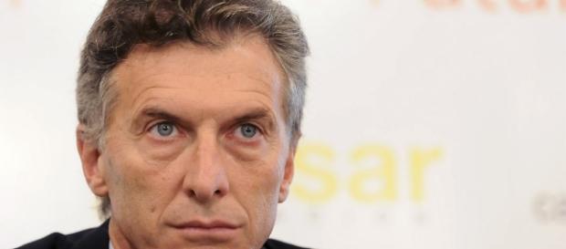 Macri castigará a los argentinos con más hiperinflación y ajuste si no pagan el tarifazo Macri castigará a los argentinos con más hiperinflación y ajuste si no pagan el tarifazo