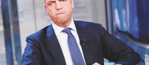 nella tradizionale conferenza stampa di ferragosto il ministro tranquillizza gli italiani nella tradizionale conferenza stampa di ferragosto il ministro tranquillizza gli italiani