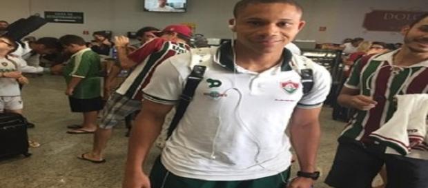Possível titular contra o América-MG, Wellington é um dos mais assediados na chegada do Flu ao ES (Foto: Thiago Lima/Globoesporte) Possível titular contra o América-MG, Wellington é um dos mais assediados na chegada do Flu ao ES (Foto: Thiago Lima/Globoesporte)